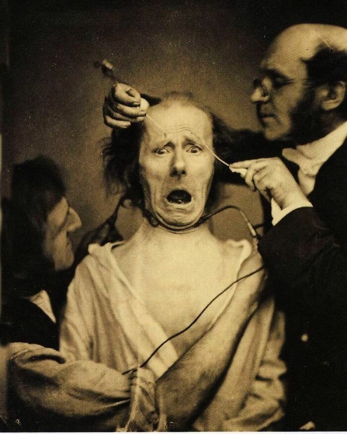 92 Old Black & White Pics You Might Enjoy If You Like Everything Odd And Creepy