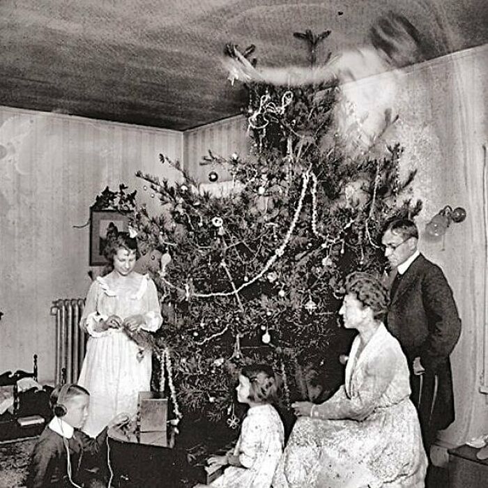 92 Old Black & White Pics You Might Enjoy If You Like Everything Odd And Creepy