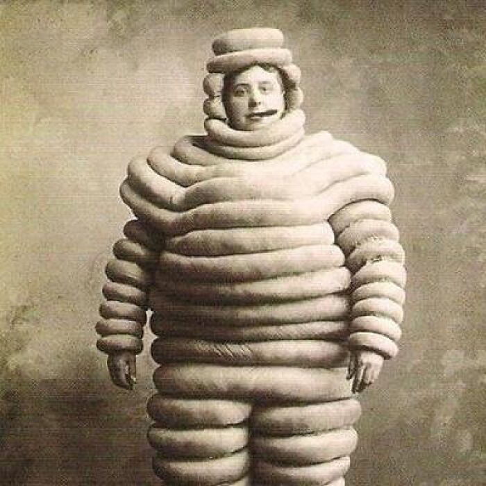 92 Old Black & White Pics You Might Enjoy If You Like Everything Odd And Creepy