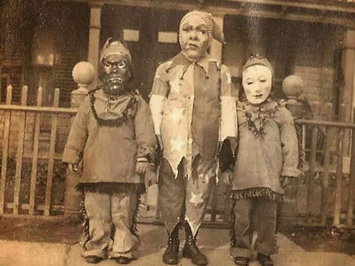 92 Old Black & White Pics You Might Enjoy If You Like Everything Odd And Creepy