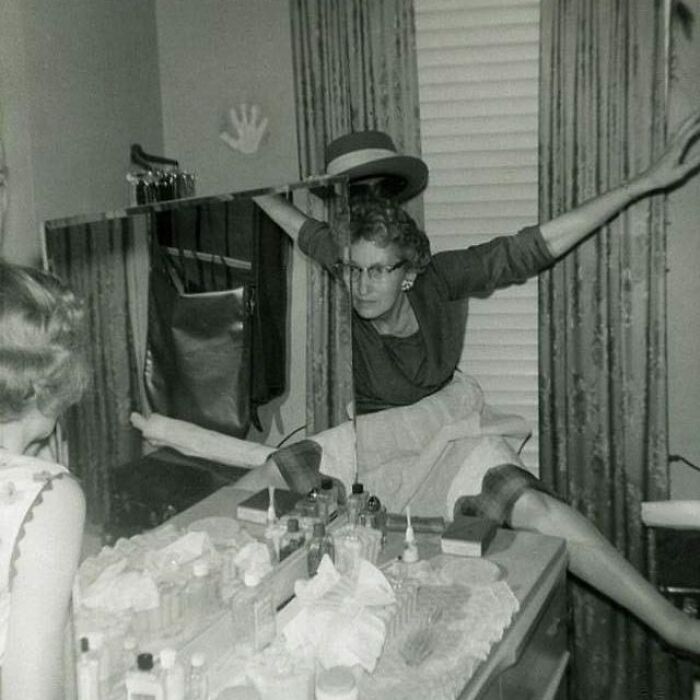 92 Old Black & White Pics You Might Enjoy If You Like Everything Odd And Creepy