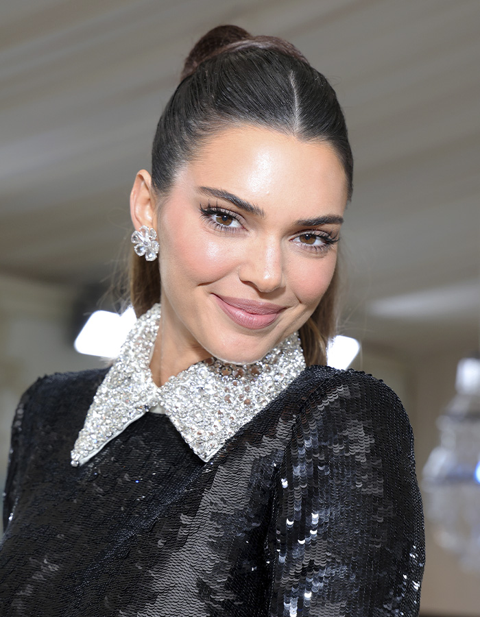 “She Just Looks Plastic”: Kendall Jenner Slammed After Claiming She&rsquo;s Never Had Any Surgery