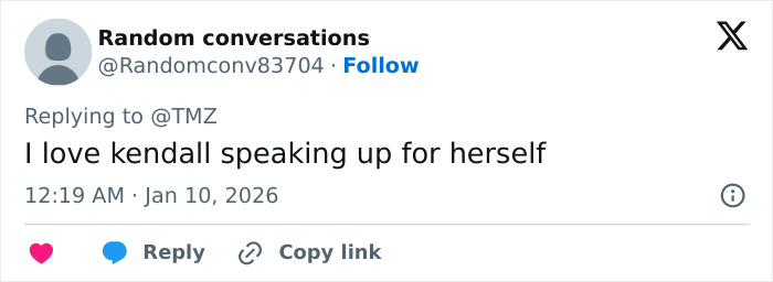 “She Just Looks Plastic”: Kendall Jenner Slammed After Claiming She&rsquo;s Never Had Any Surgery