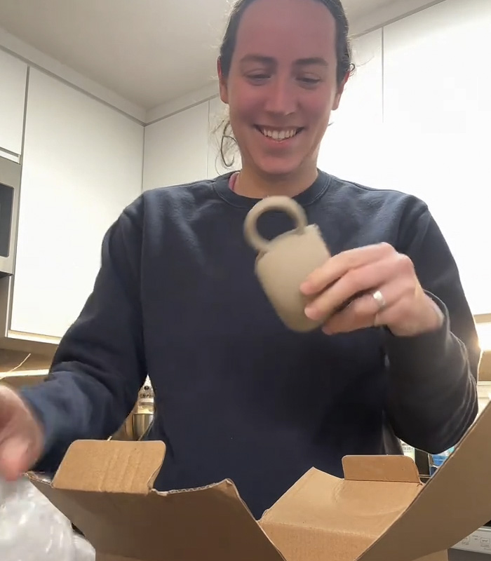 &ldquo;He Needs To Run&rdquo;: Fianc&eacute;&rsquo;s Mug Gift Ignites Huge Relationship Debate Online