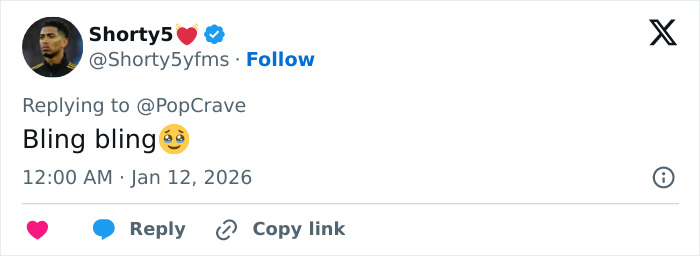 &ldquo;Electric Head&rdquo;: Elle Fanning&rsquo;s Golden Globes Look Sparks Divided Fan Reactions