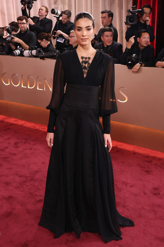 30 Jaw-Dropping Outfits From The 2026 Golden Globes That Left Fans Speechless 30 Jaw-Dropping Outfits From The 2026 Golden Globes That Left Fans Speechless