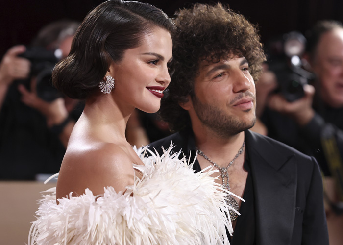 “Disgusting Mess”: Selena Gomez And Benny Blanco’s Golden Globes Look Has Fans Talking