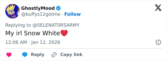 “Disgusting Mess”: Selena Gomez And Benny Blanco’s Golden Globes Look Has Fans Talking