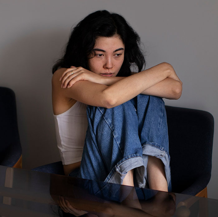 Woman Never Wears A Bra At Home, It Suddenly Starts Bothering Her Husband