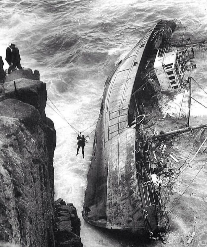 113 Photographs That Show The Sad, Beautiful, And Sometimes Horrific History Of Humanity