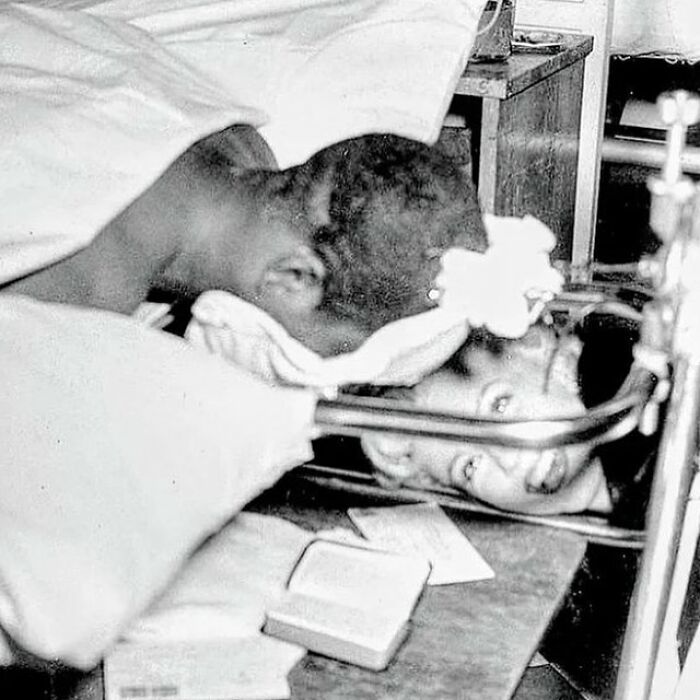 113 Photographs That Show The Sad, Beautiful, And Sometimes Horrific History Of Humanity