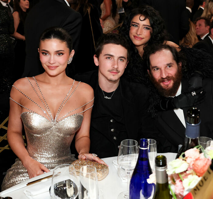 After Timoth&eacute;e Chalamet “Snubs” Kylie Jenner At Golden Globes, Other Stars Seem To Do The Same