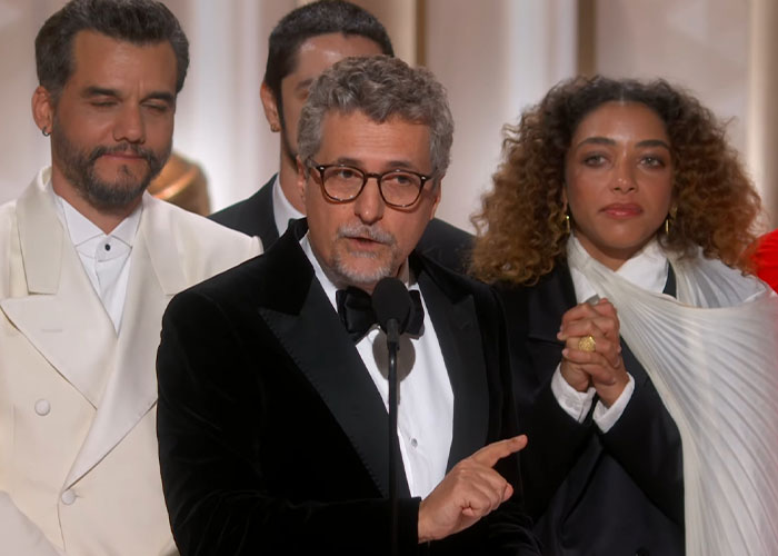 The 25 Most Awkward Moments From The 2026 Golden Globes That Had Fans Cringing