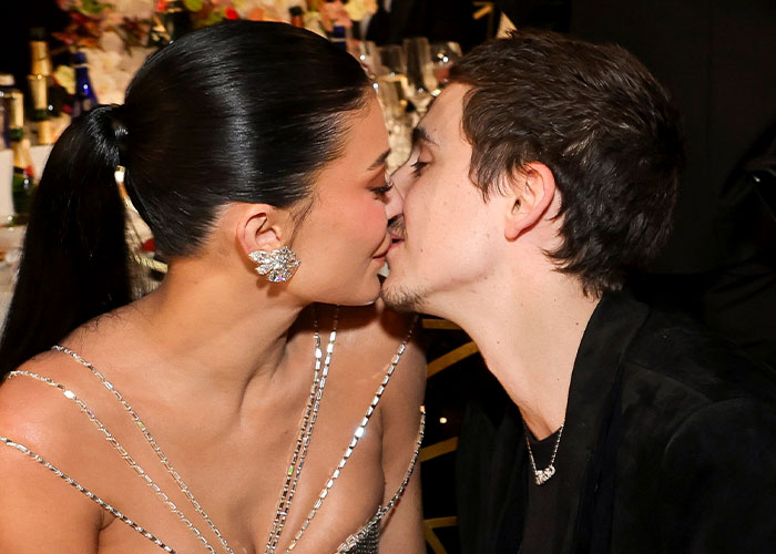 The 25 Most Awkward Moments From The 2026 Golden Globes That Had Fans Cringing