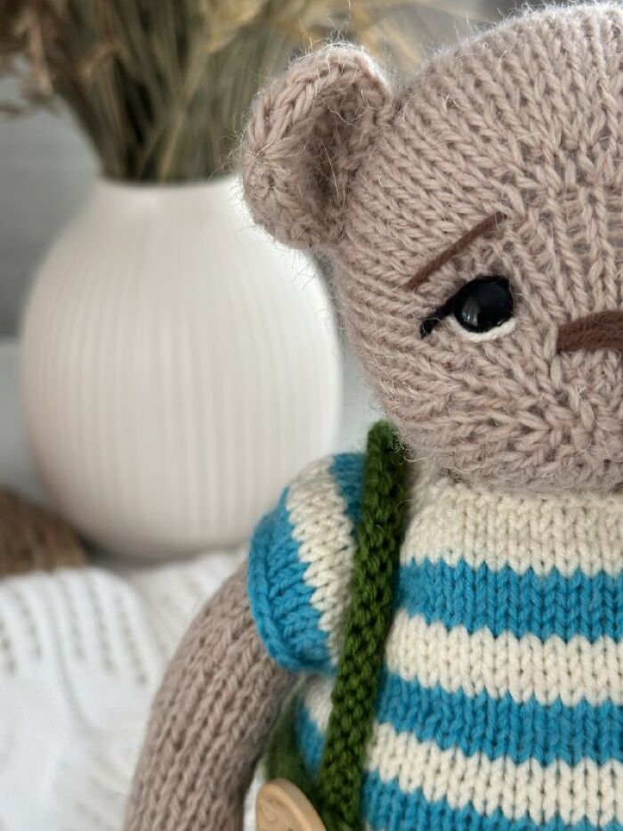 I Photograph The Teddy Bears I Knit Like Little Characters (5 Pics)