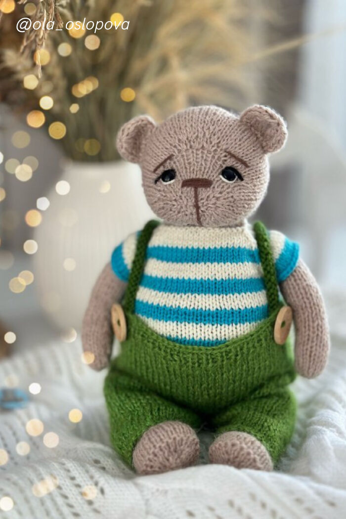 I Photograph The Teddy Bears I Knit Like Little Characters (5 Pics)