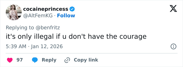 2026 Golden Globes Faces Chaos As “Arrogant Stars” Leave Early And Smoke At Tables Despite Ban