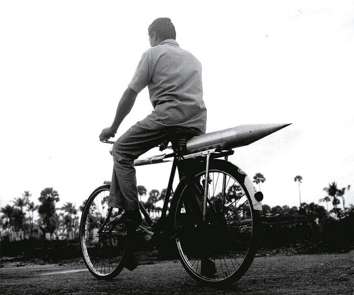 &ldquo;Always Stayed With Me&rdquo;: 56 People Shared Photos From Their Countries That Hit Hard