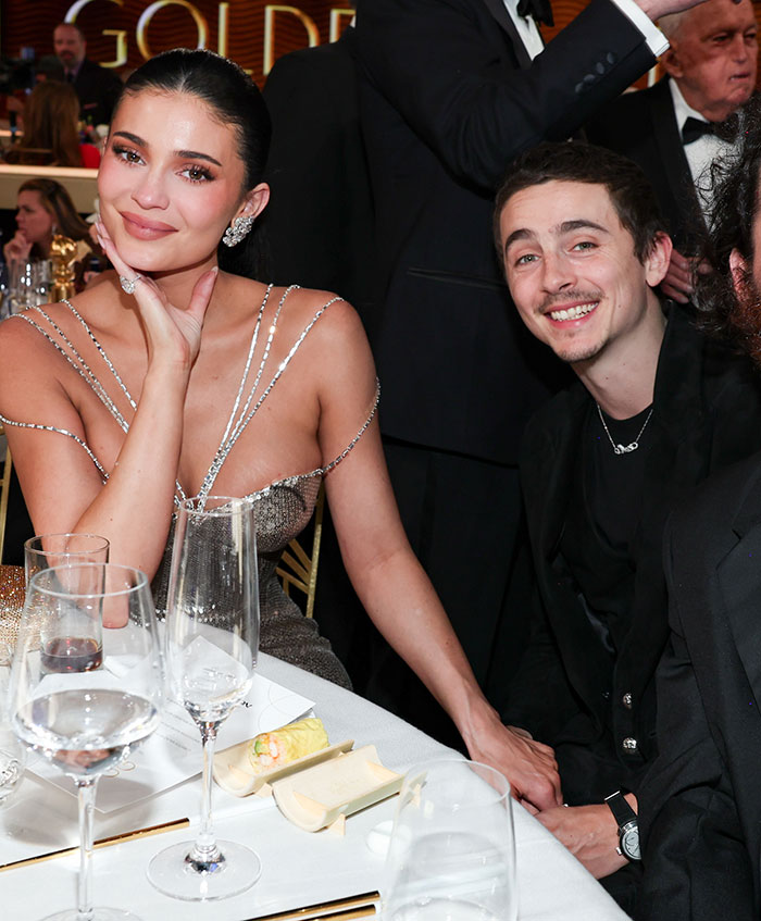 Timothée Chalamet Cuts Kylie Jenner Out Of Golden Globes Post After Their Fight Was Exposed Timothée Chalamet Cuts Kylie Jenner Out Of Golden Globes Post After Their Fight Was Exposed