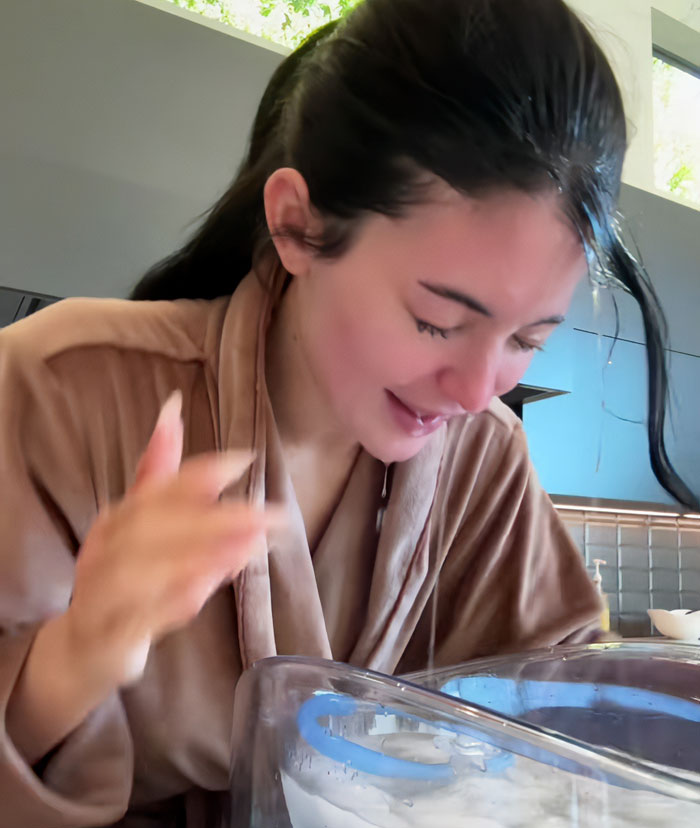 &ldquo;The Botox Gets Hard&rdquo;: Kylie Jenner&rsquo;s Beauty Hack For The Golden Globes Sparks Wild Reactions