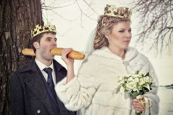 32 Awkward Wedding Photos That Will Make You Laugh And Cringe At The Same Time