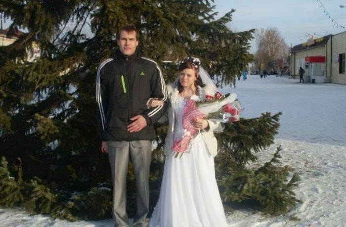 32 Awkward Wedding Photos That Will Make You Laugh And Cringe At The Same Time