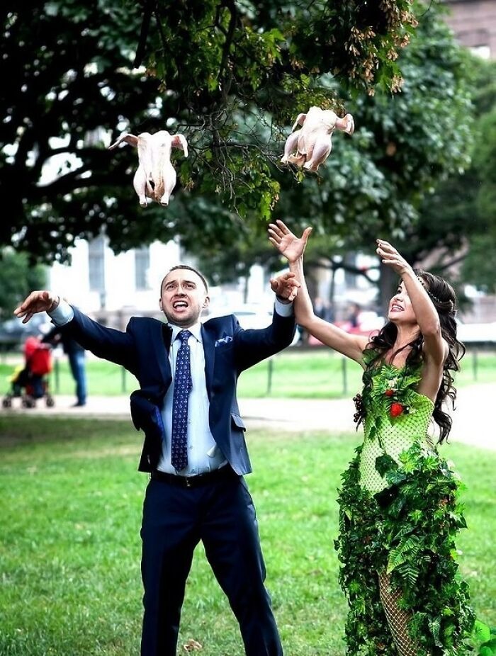 32 Awkward Wedding Photos That Will Make You Laugh And Cringe At The Same Time