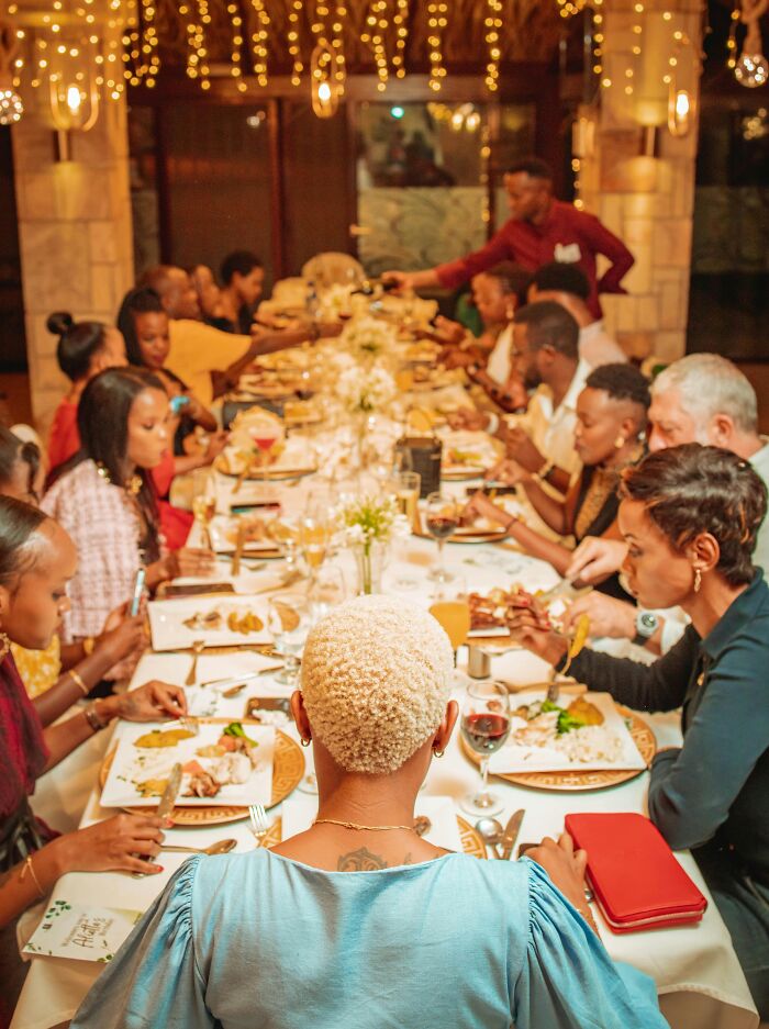 32 People Spill The Tea On Their Biggest Family Secrets