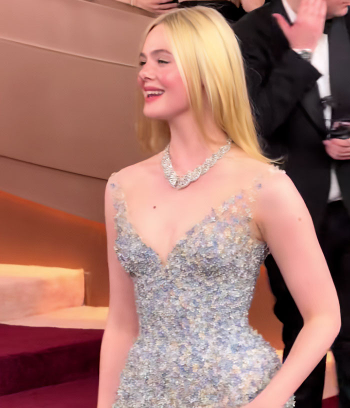 “Women Are Getting Bigger”: Elle Fanning Height Stuns After Towering Over Stars At Golden Globes