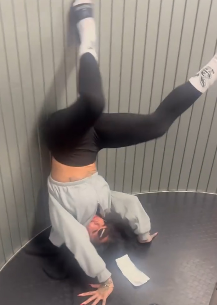 Adult Stars Arrested And Kicked Off Flight After Refusing To Get Out Of First-Class Seats