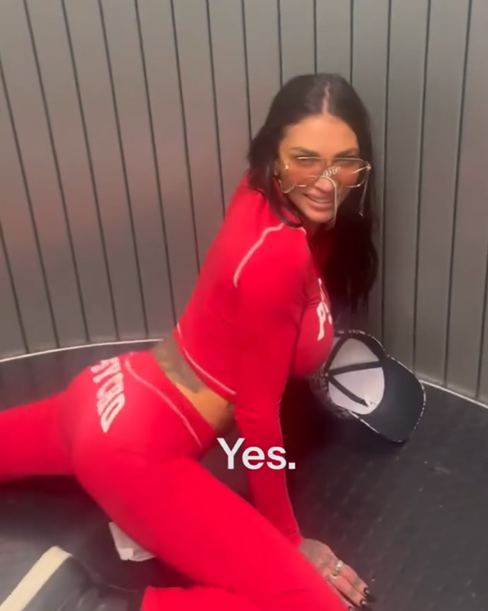 Adult Stars Arrested And Kicked Off Flight After Refusing To Get Out Of First-Class Seats