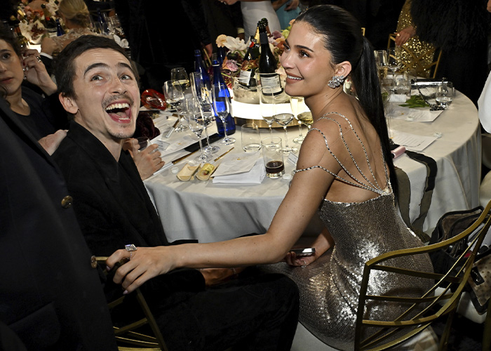 Kylie Jenner’s “Weird” Golden Globes Seat Photo Sparks Heated Debate Online