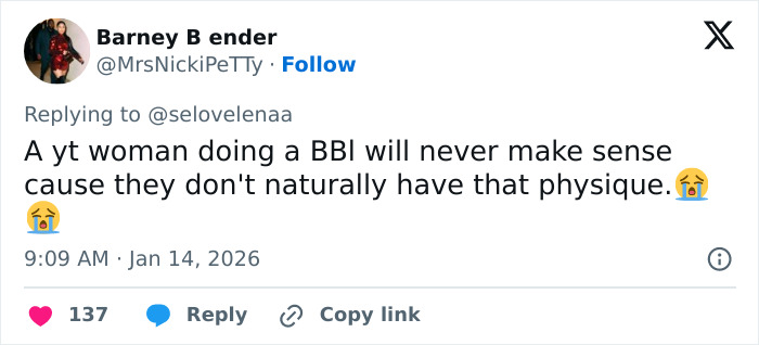 Kylie Jenner’s “Weird” Golden Globes Seat Photo Sparks Heated Debate Online