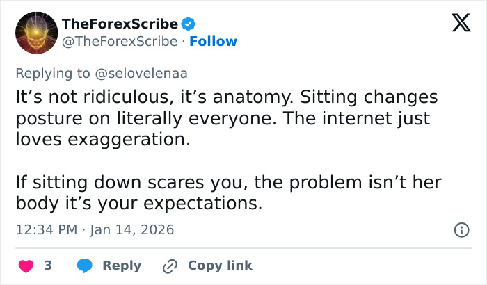 Kylie Jenner’s “Weird” Golden Globes Seat Photo Sparks Heated Debate Online