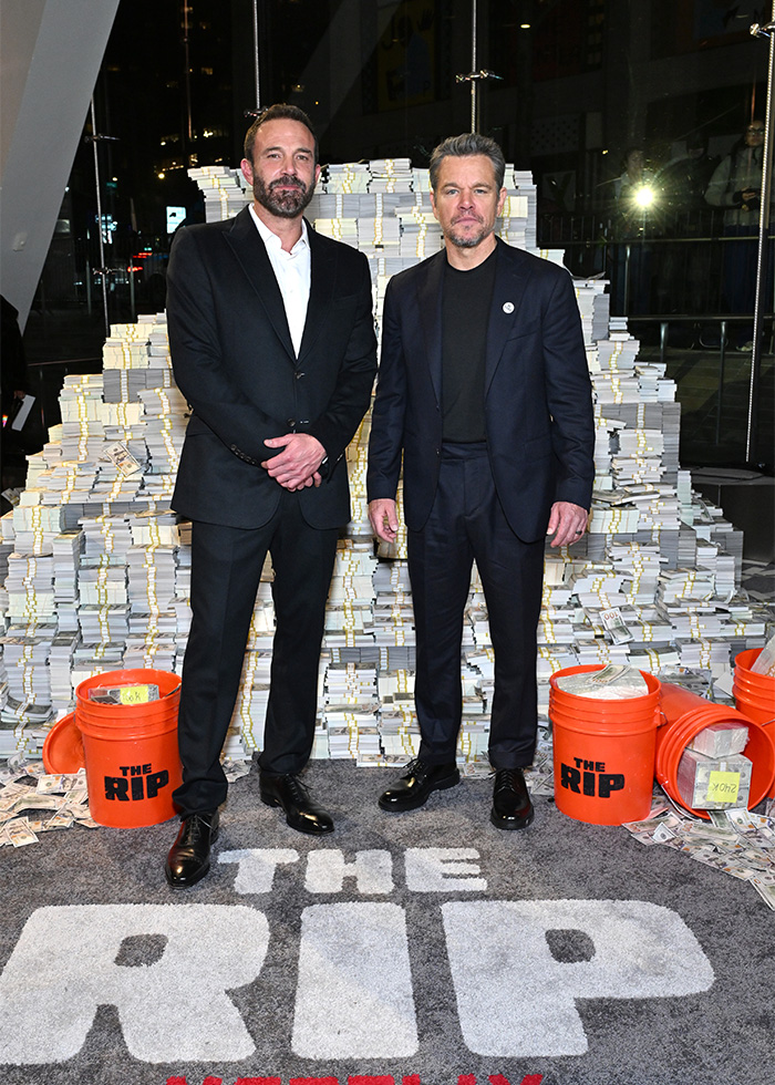 Matt Damon’s Teen Daughter Brutally Roasts His Red Carpet Pose