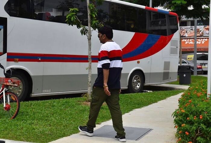 This Photographer Captures Perfectly Timed Street Coincidences In 50 Photos