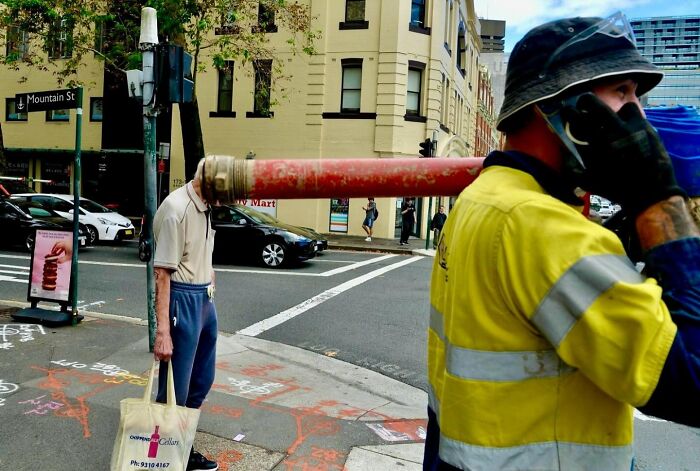 This Photographer Captures Perfectly Timed Street Coincidences In 50 Photos