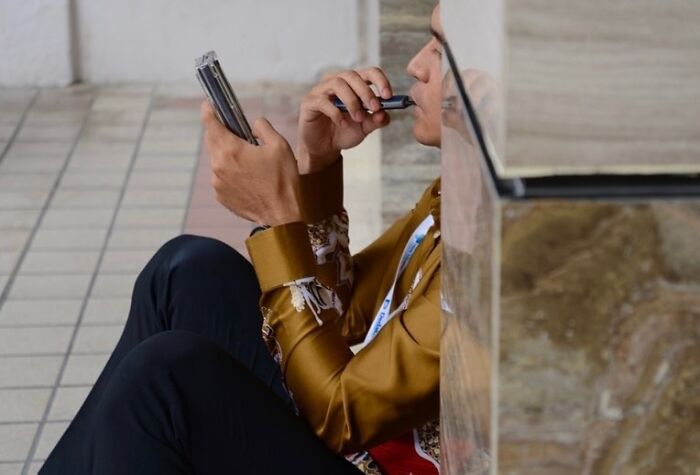 This Photographer Captures Perfectly Timed Street Coincidences In 50 Photos