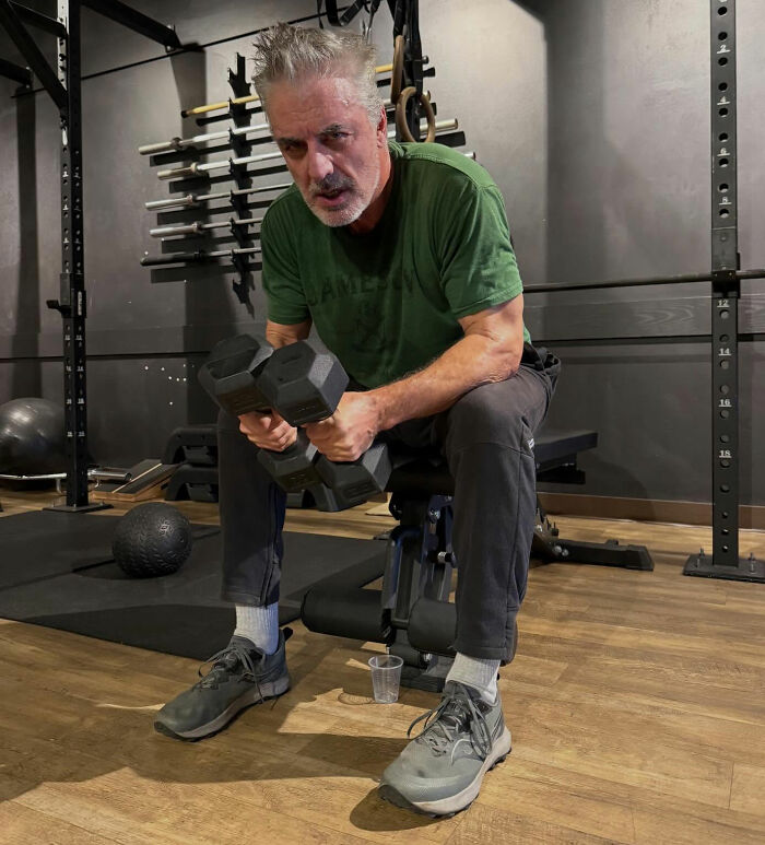 Chris Noth Breaks Silence After Savage ‘Off The Cuff’ Dig At Sarah Jessica Parker Sparks Fan Backlash Chris Noth Breaks Silence After Savage ‘Off The Cuff’ Dig At Sarah Jessica Parker Sparks Fan Backlash