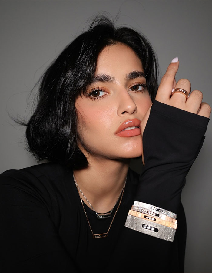 “Even The Hair”: Selena Gomez Accused of Plagiarizing Arab Influencer’s Look At The Golden Globes