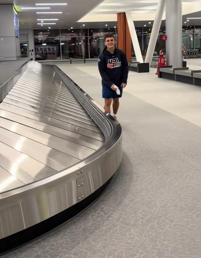 &ldquo;Carousel Of Shame&rdquo;: Passenger Goes Viral As His Underwear Appears One By One On Baggage Claim