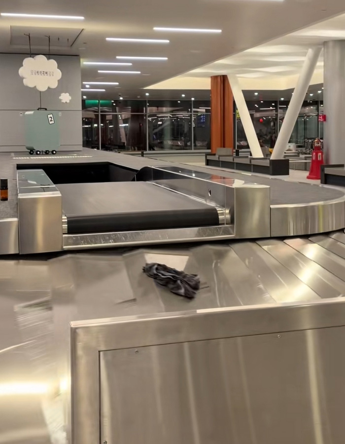 &ldquo;Carousel Of Shame&rdquo;: Passenger Goes Viral As His Underwear Appears One By One On Baggage Claim
