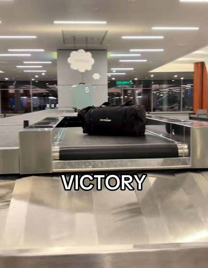 &ldquo;Carousel Of Shame&rdquo;: Passenger Goes Viral As His Underwear Appears One By One On Baggage Claim