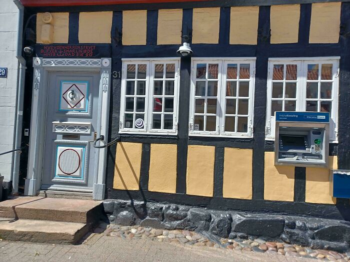 66 Times Designers Made Dumb Decisions And Created Problems Nobody Asked For