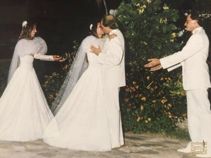 73 Awkward Wedding Photos That Are So Bad They&rsquo;re Good