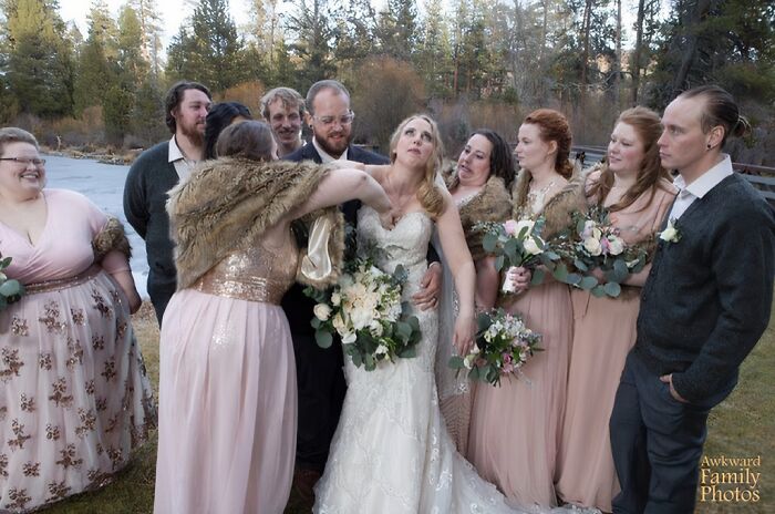 73 Awkward Wedding Photos That Are So Bad They&rsquo;re Good