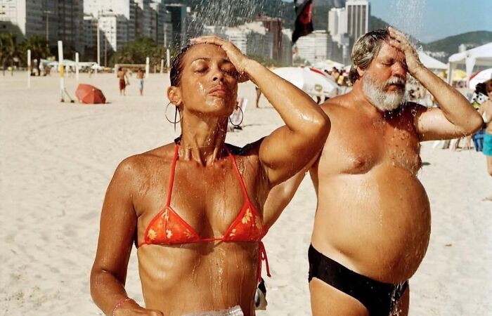 35 Street Photos That Prove Timing Is Everything, As Shared On This Instagram Page