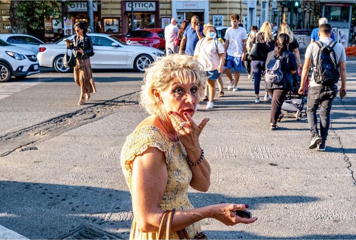 31 Street Photos By Perry Hall That Capture Life Exactly As It Happens
