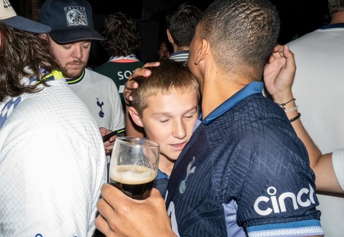 31 Street Photos By Perry Hall That Capture Life Exactly As It Happens