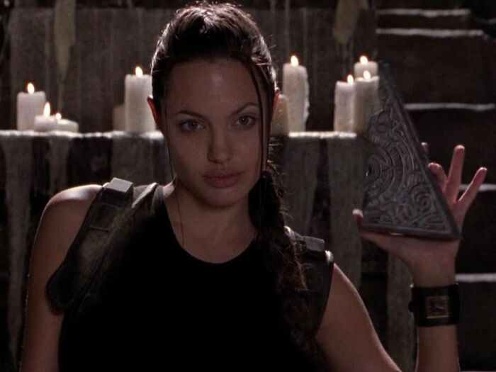 Sophie Turner’s Ripped Lara Croft Transformation For ‘Tomb Raider’ Sparks Mixed Reactions